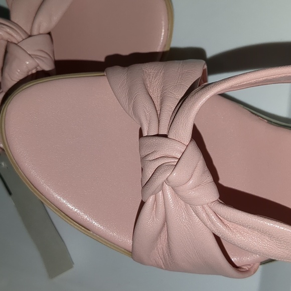 Liz Claiborne Flex leather high heel sandals - Picture 6 of 7